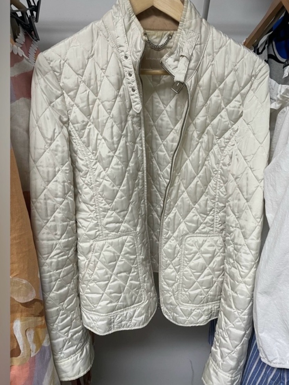 Banana Republic Quilted Cream Zip-Front Jacket